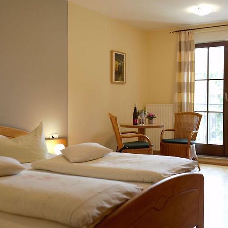 Hotel Weingut Schilling à Seinsheim Extérieur photo