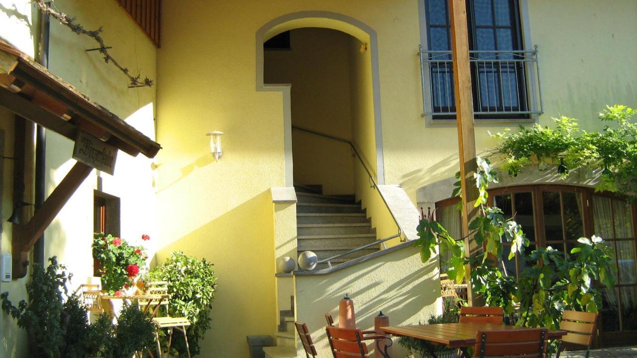 Hotel Weingut Schilling à Seinsheim Extérieur photo